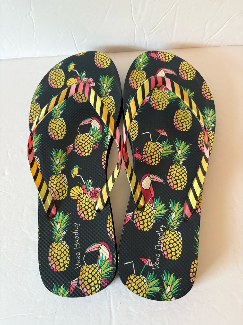Vera Bradley Toucan Party Size Large 9-10 Flip Flops Sandals